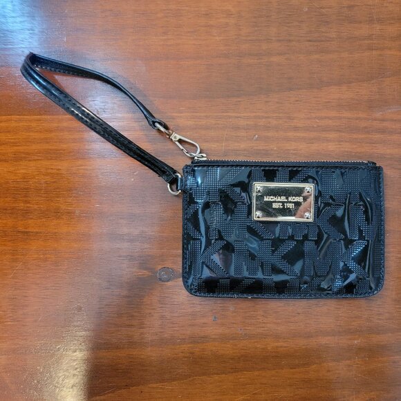Michael Kors wristlet signature black patent embossed Logo Leather - Picture 13 of 13